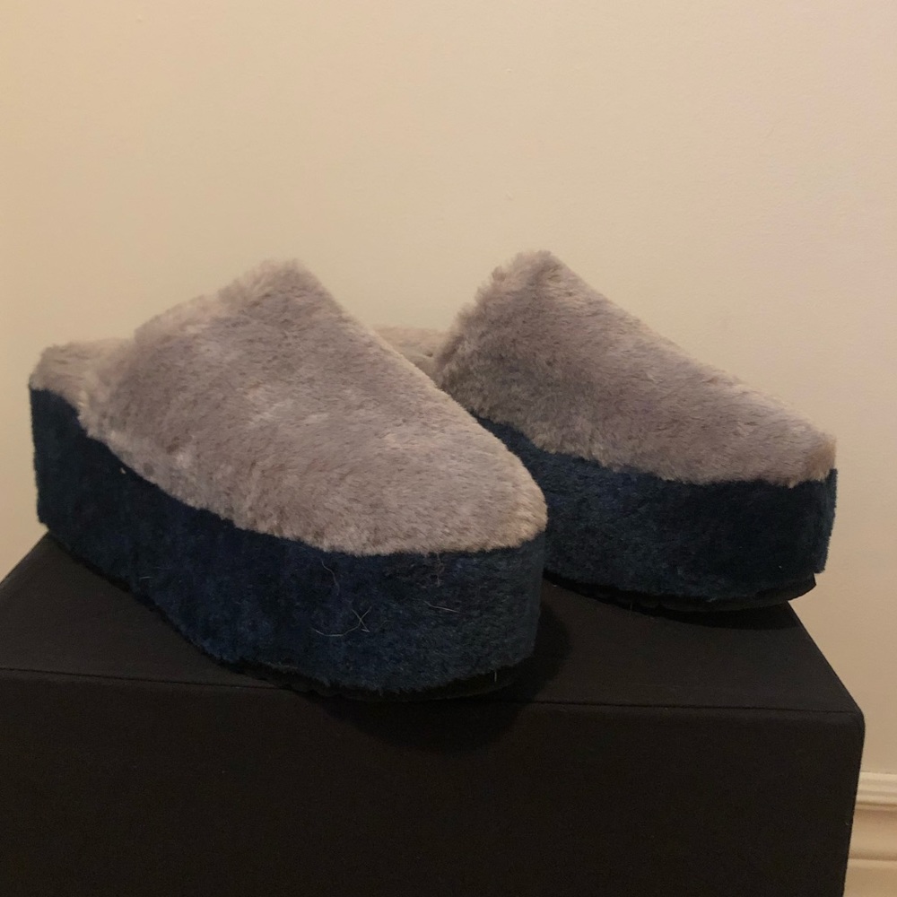 Brand new Steve Madden platform shoes